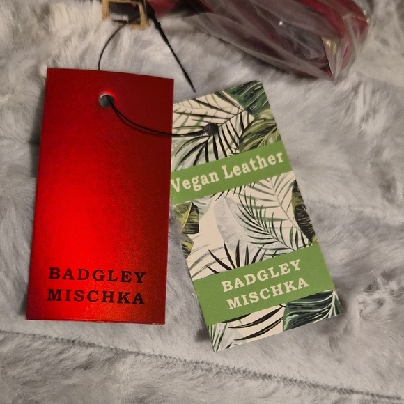 Badgley Mischka Burgundy Quilted Oval Phone Case - Picture 2 of 4